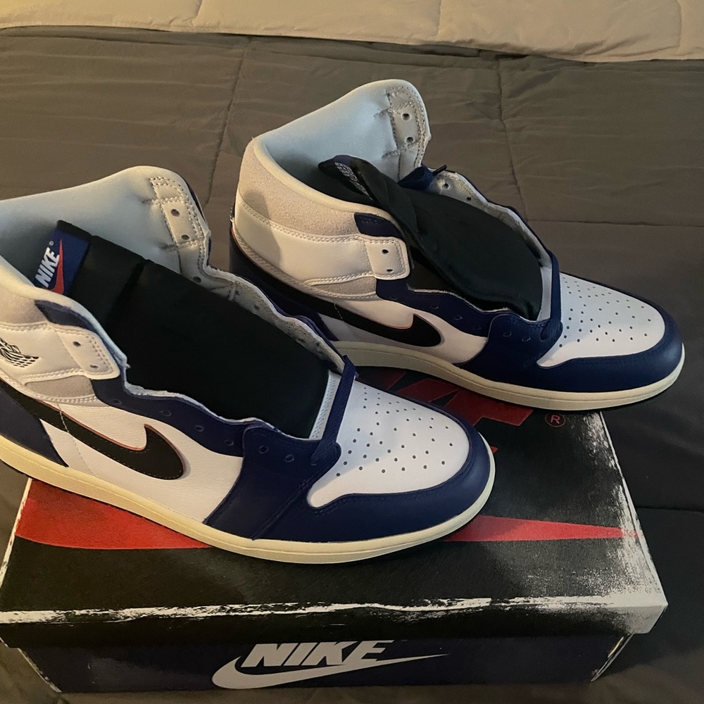 Nike Men's White and Blue High-Top Sneakers